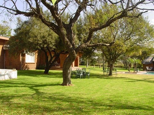 Limpopo Lodge โพเลอกวาเน ภายนอก รูปภาพ